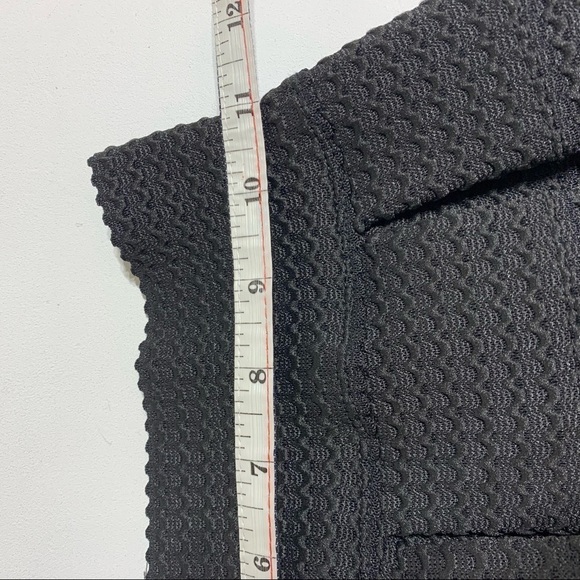 Xhilaration XS stiff skater skirt - Picture 4 of 4